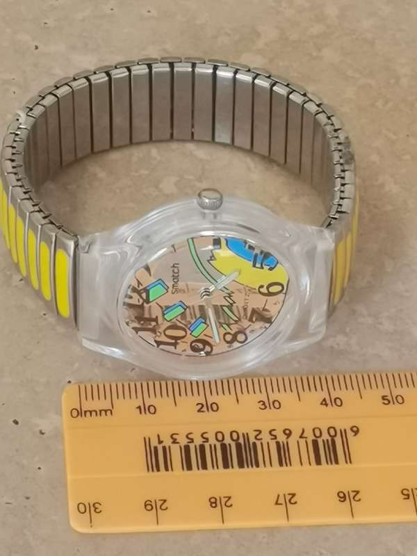 ELEGANT LADIES/GIRL SMATCH COLOURFUL WATCH IN EXCELLENT WORKING CONDITION