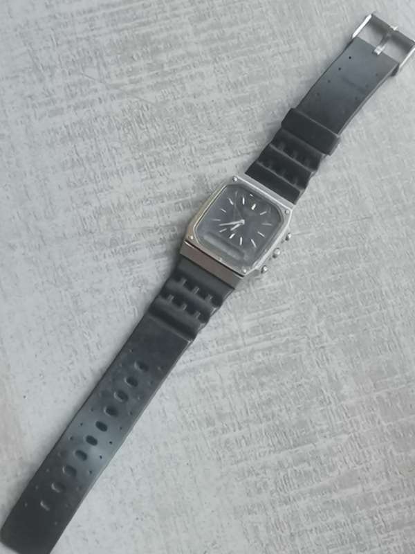 MENS CITIZEN ANALOG/DIGITAL WATCH - ALL WORKS BUT CROWN IS LOOSE