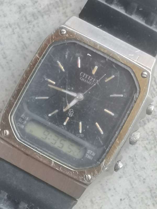 MENS CITIZEN ANALOG/DIGITAL WATCH - ALL WORKS BUT CROWN IS LOOSE