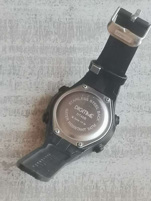 DIGITIME MENS DIGITAL WATCH IN EXCELLENT WORKING CONDITION