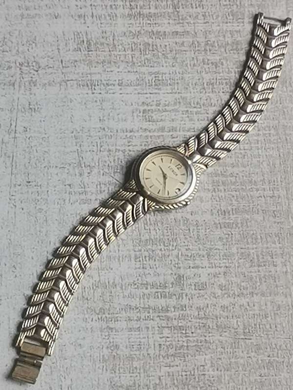 ELEGANT LADIES LOBOR 23K GOLD PLATED WATCH IN EXCELLENT WORKING CONDITION