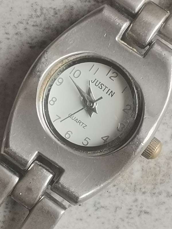 LADIES JUSTIN AND DIGITIME STAINLESS STEEL WATCH SET IN EXCELLENT WORKING CONDITION