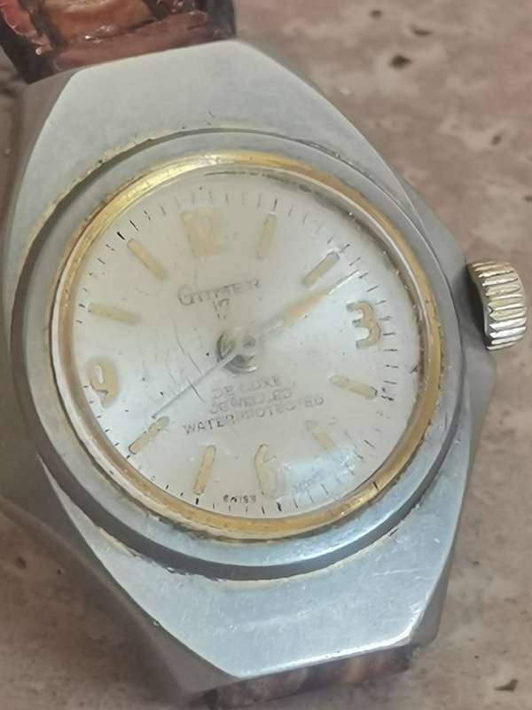 VINTAGE LADIES GTIMER DELUXE 17 JEWELS SWISS MADE WATCH IN EXCELLENT WORKING CONDITION