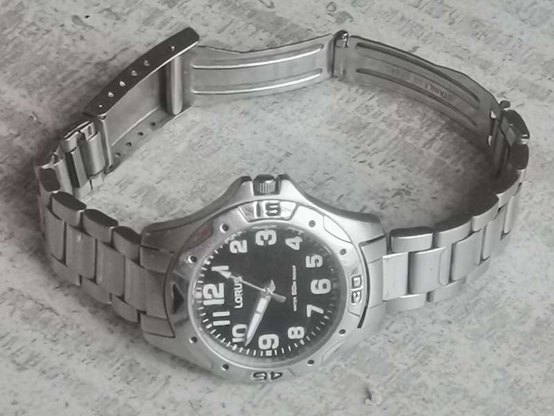 2 x LADIES/GIRLS WATCHES LORUS AND PANACHE BOTH WORKS FINE BIDDING FOR BOTH