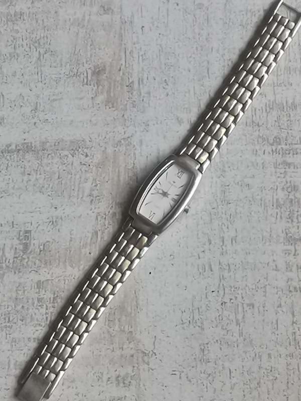 2 x LADIES/GIRLS WATCHES LORUS AND PANACHE BOTH WORKS FINE BIDDING FOR BOTH