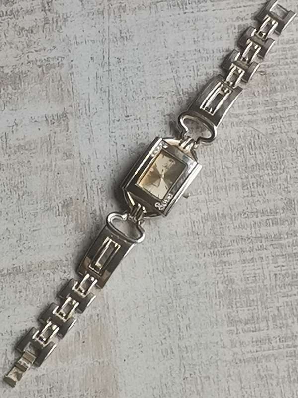 ELEGANT LADIES DIVA WATCH IN EXCELLENT WORKING CONDITION