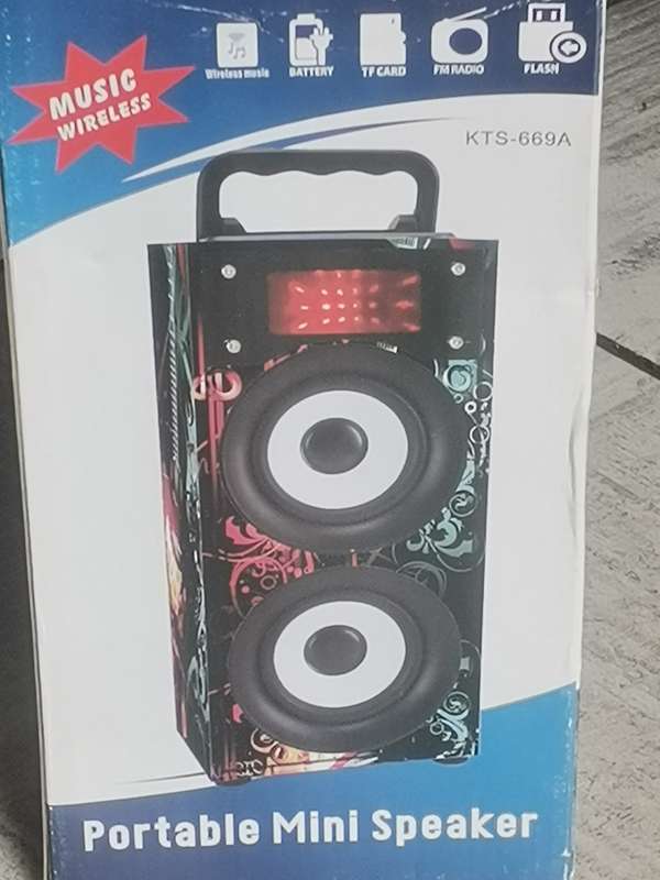 KTS-669A PORTABLE MINI BLUETOOTH SPEAKER NEW IN BOX