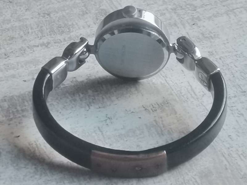 VINTAGE ST. TROPEZ LADIES SWISS WATCH - NEEDS SERVICE OR REPAIRS