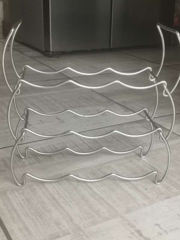 STAINLESS STEEL 3 TIER WINE RACK - HOLDS 9 BOTTLES WINE