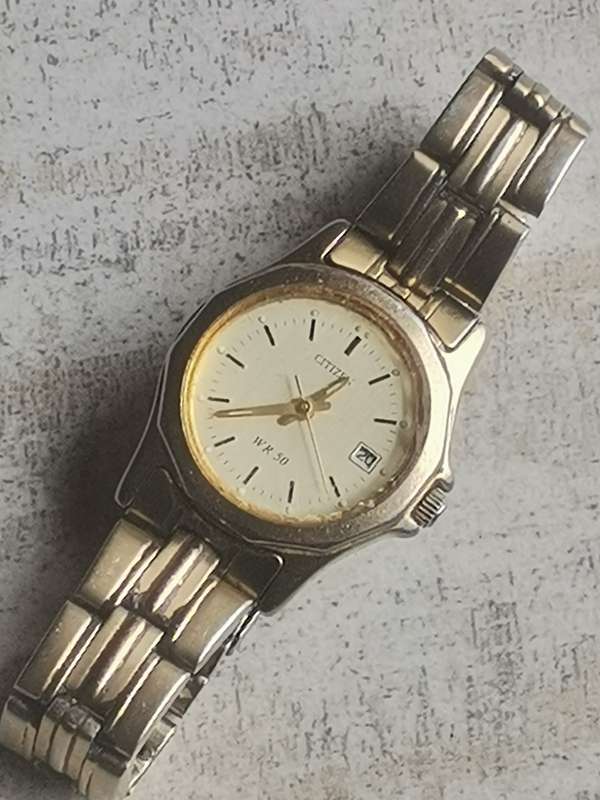 CITIZEN LADIES GOLD PLATED WATCH IN EXCELLENT WORKING CONDITION