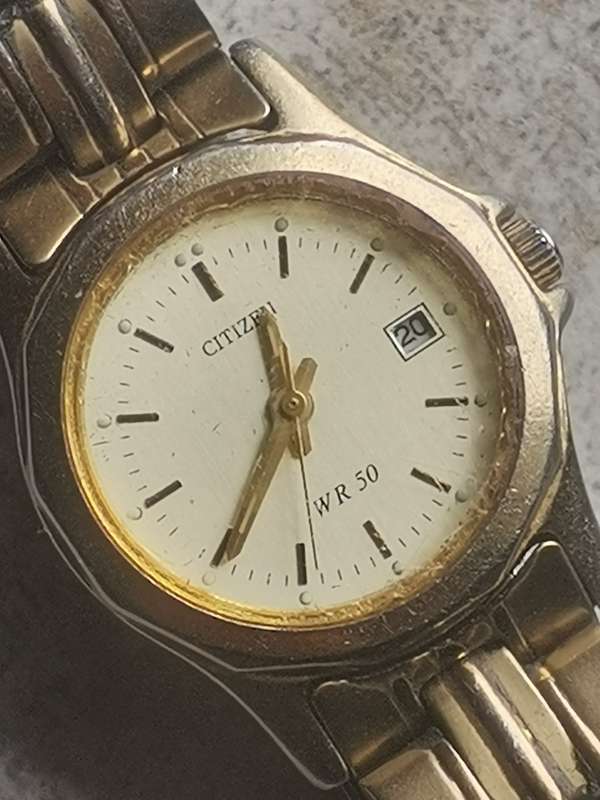 CITIZEN LADIES GOLD PLATED WATCH IN EXCELLENT WORKING CONDITION