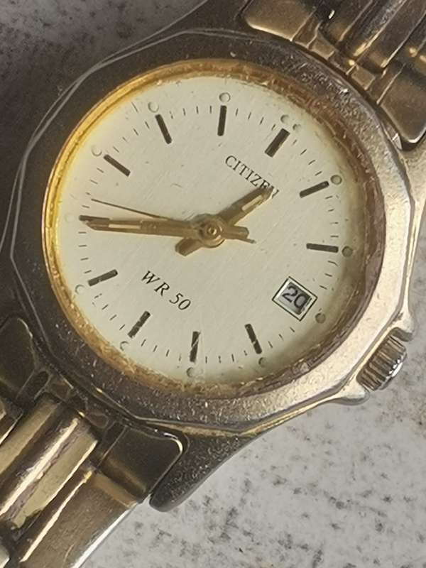 CITIZEN LADIES GOLD PLATED WATCH IN EXCELLENT WORKING CONDITION