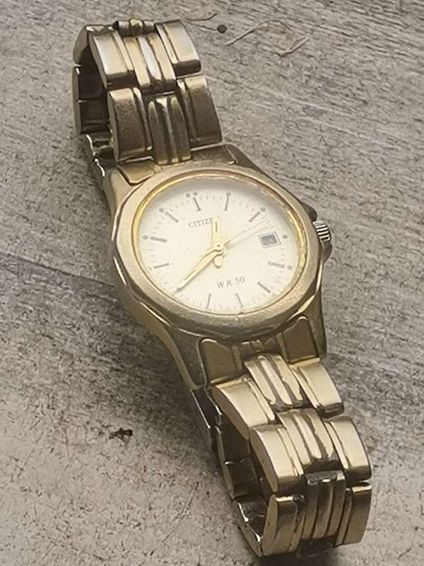 CITIZEN LADIES GOLD PLATED WATCH IN EXCELLENT WORKING CONDITION