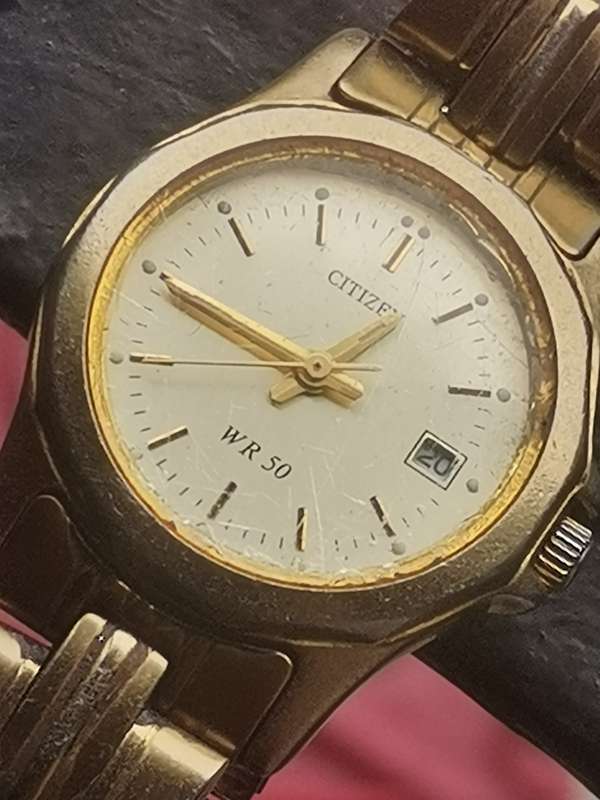 CITIZEN LADIES GOLD PLATED WATCH IN EXCELLENT WORKING CONDITION