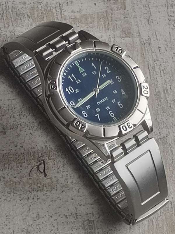 STUNNING MENS ROTATING BEZEL WATCH WITH STAINLESS STEEL SWATCH STRAP IN EXCELLENT WORKING CONDITION