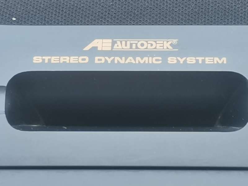 VINTAGE AUTODEK STEREO SYSTEM SPEAKERS IN GOOD WORKING CONDITION