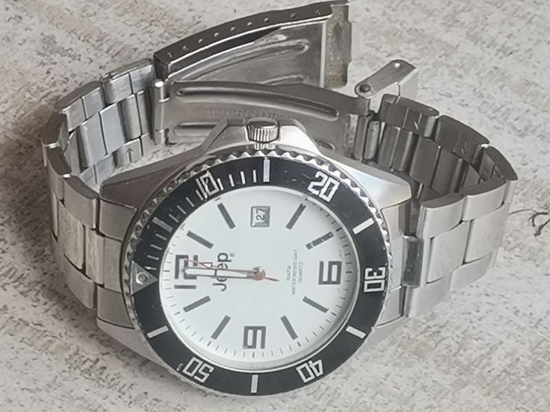 MENS JEEP WATCH WITH HUGE 40MM DIAL IN EXCELLENT WORKING CONDITION