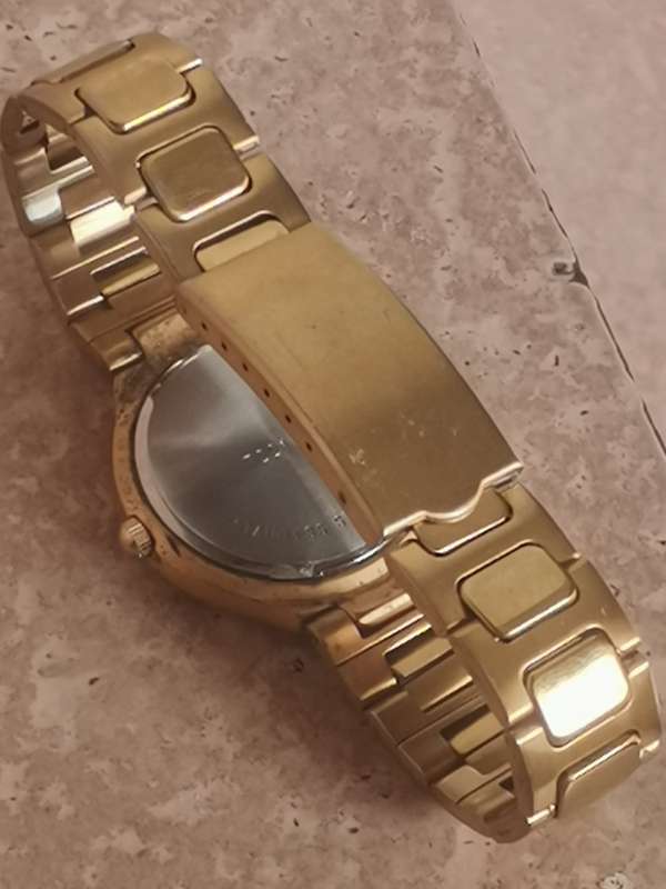 MENS GOLD TEMPO WATCH IN EXCELLENT WORKING CONDITION