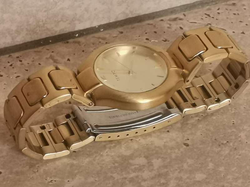 MENS GOLD TEMPO WATCH IN EXCELLENT WORKING CONDITION