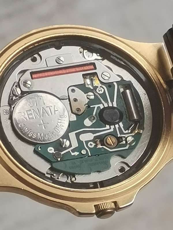 MENS TISSOT SEASTAR SWISS QUARTZ WATCH - UNTESTED SELLING FOR SPARES OR REPAIRS