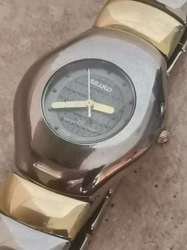 STUNNING LADIES SEIKO WATCH IN EXCELLENT WORKING CONDITION