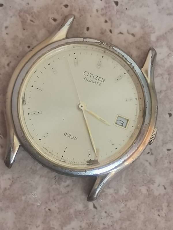 VINTAGE MENS CITIZEN WATCH - RUNS AND STOPS PROBABLY NEEDS A SERVICE