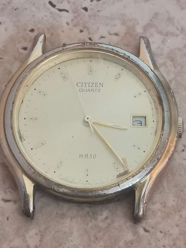 VINTAGE MENS CITIZEN WATCH - RUNS AND STOPS PROBABLY NEEDS A SERVICE