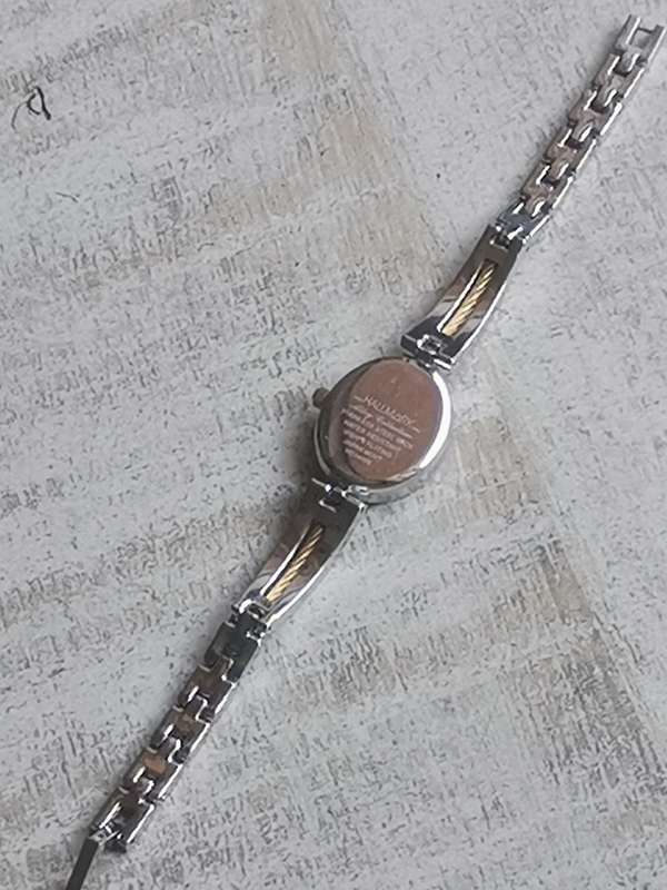 STUNNING LADIES HALLMARK 2 TONE WATCH IN EXCELLENT WORKING CONDITION