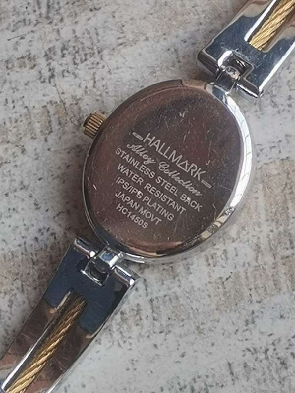 STUNNING LADIES HALLMARK 2 TONE WATCH IN EXCELLENT WORKING CONDITION