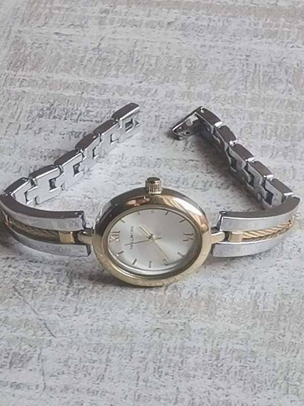 STUNNING LADIES HALLMARK 2 TONE WATCH IN EXCELLENT WORKING CONDITION
