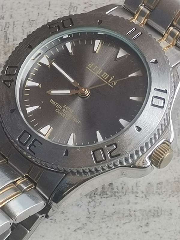 MENS FULL STAINLESS STEEL ARAMIS WATCH WITH ROTATING BEZEL IN EXCELLENT WORKING CONDITION