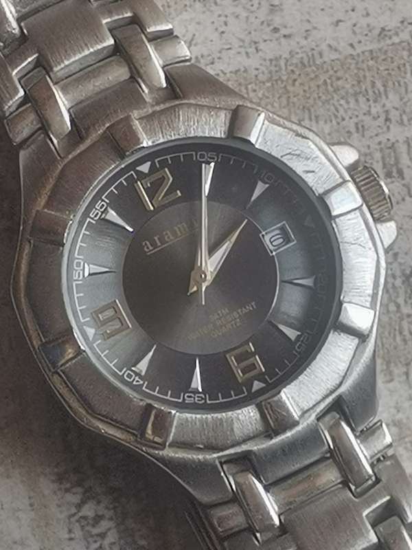 MENS ARAMIS STAINLESS STEEL WATCH IN EXCELLENT WORKING CONDITION