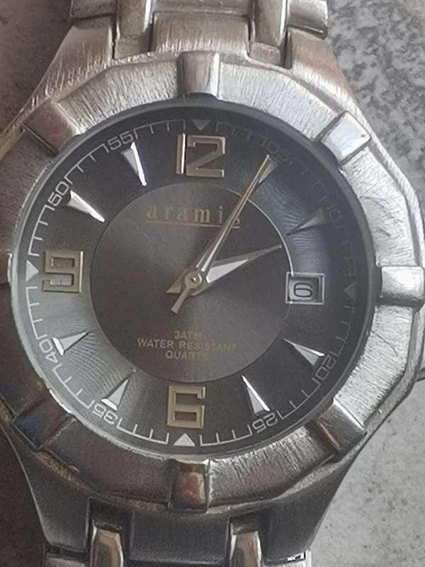 MENS ARAMIS STAINLESS STEEL WATCH IN EXCELLENT WORKING CONDITION
