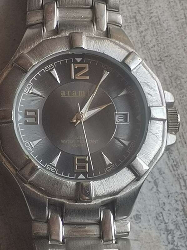 MENS ARAMIS STAINLESS STEEL WATCH IN EXCELLENT WORKING CONDITION