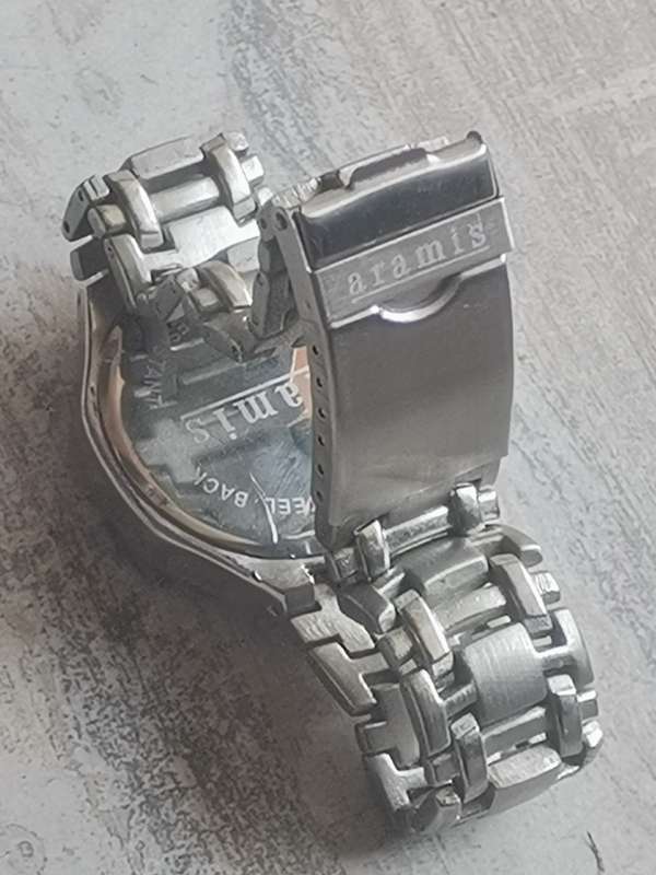 MENS ARAMIS STAINLESS STEEL WATCH IN EXCELLENT WORKING CONDITION