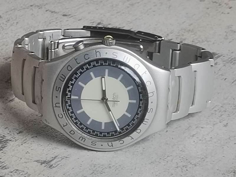 MENS SWATCH SWISS MADE WATCH IN EXCELLENT WORKING CONDITION