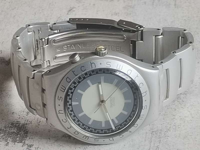 MENS SWATCH SWISS MADE WATCH IN EXCELLENT WORKING CONDITION