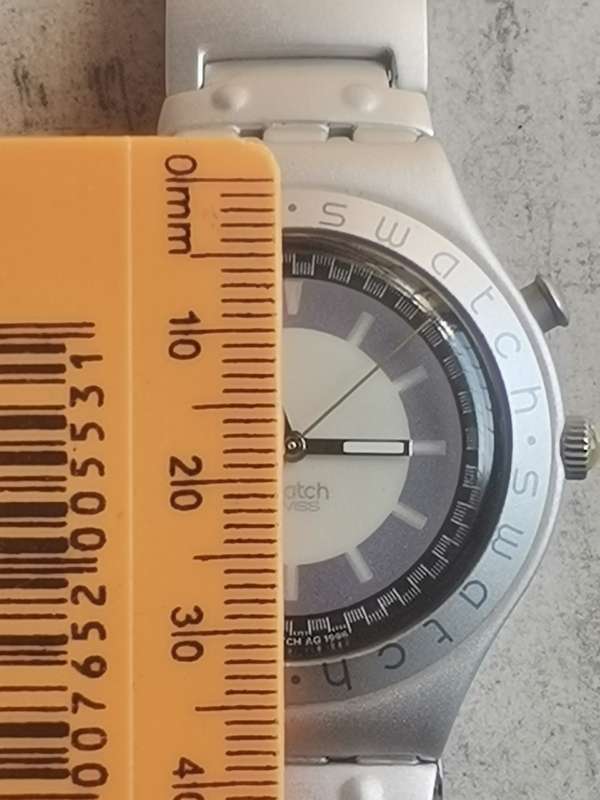 MENS SWATCH SWISS MADE WATCH IN EXCELLENT WORKING CONDITION