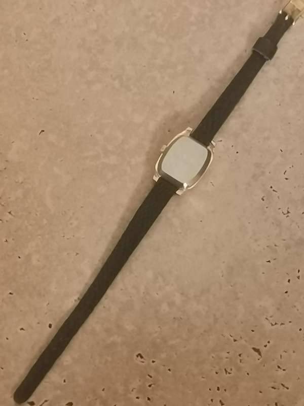 ELEGANT AND STUNNING VINTAGE LADIES ACITIZENO 17 JEWELS WATCH IN EXCELLENT WORKING CONDITION