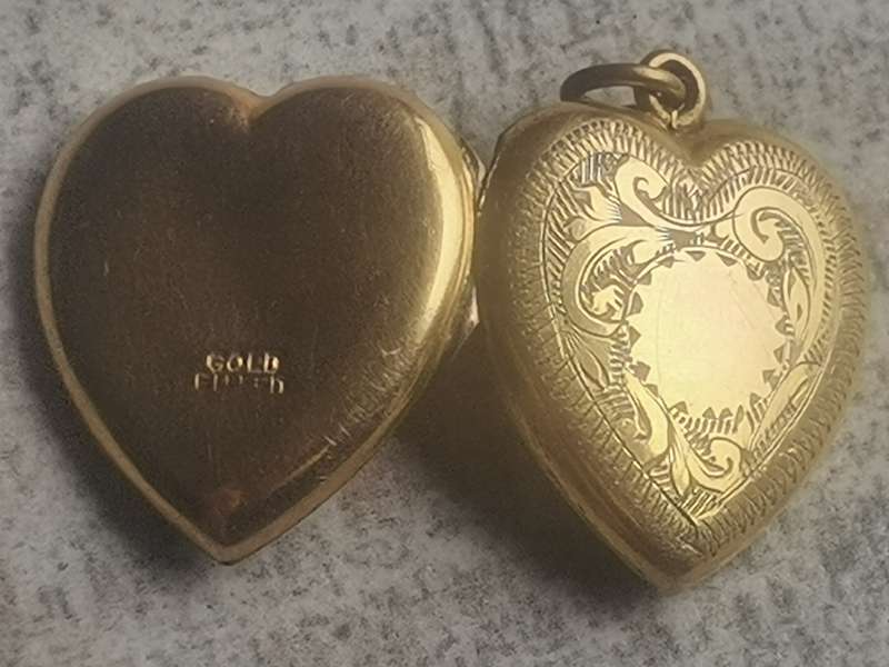 STUNNING VINTAGE HEART SHAPED ROLLED GOLD PENDANT IN EXCELLENT ORIGINAL CONDITION