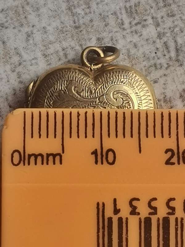 STUNNING VINTAGE HEART SHAPED ROLLED GOLD PENDANT IN EXCELLENT ORIGINAL CONDITION