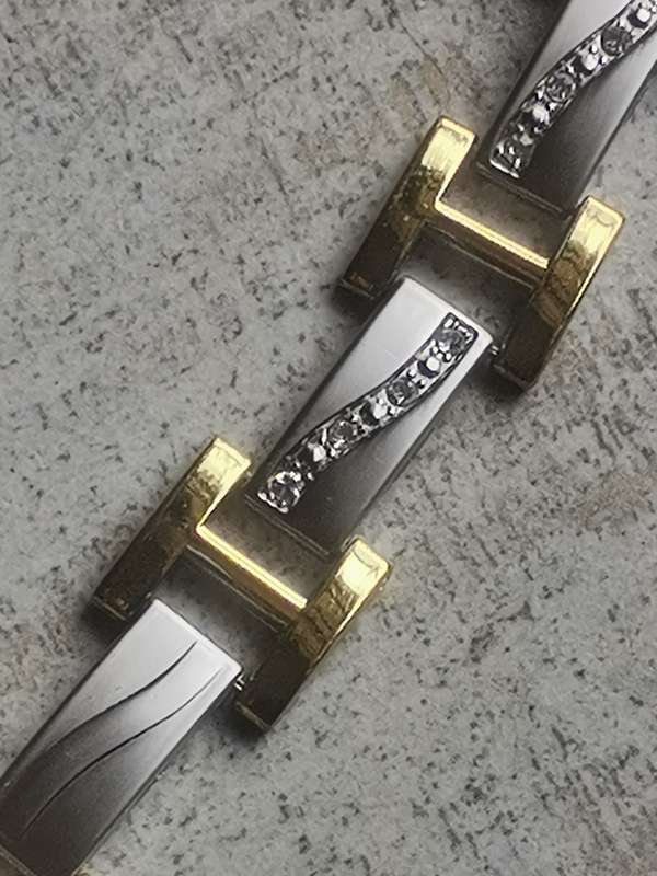 STYLISH ALEXIS LADIES WATCH IN EXCELLENT WORKING CONDITION