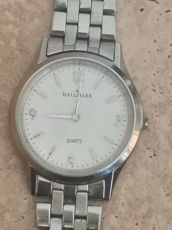 MENS STAINLESS STEEL HALLMARK WATCH IN EXCELLENT WORKING CONDITION