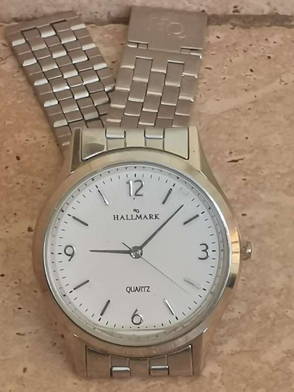 MENS STAINLESS STEEL HALLMARK WATCH IN EXCELLENT WORKING CONDITION