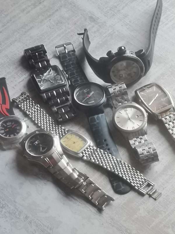 MENS UNTESTED WATCHES FOR SPARES OR REPAIRS