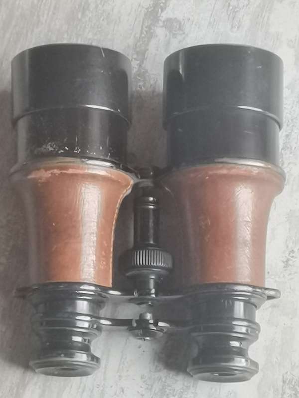 VINTAGE DEROY & FORESTIER PARIS WWI BINOCULARS IN GOOD WORKING CONDITION