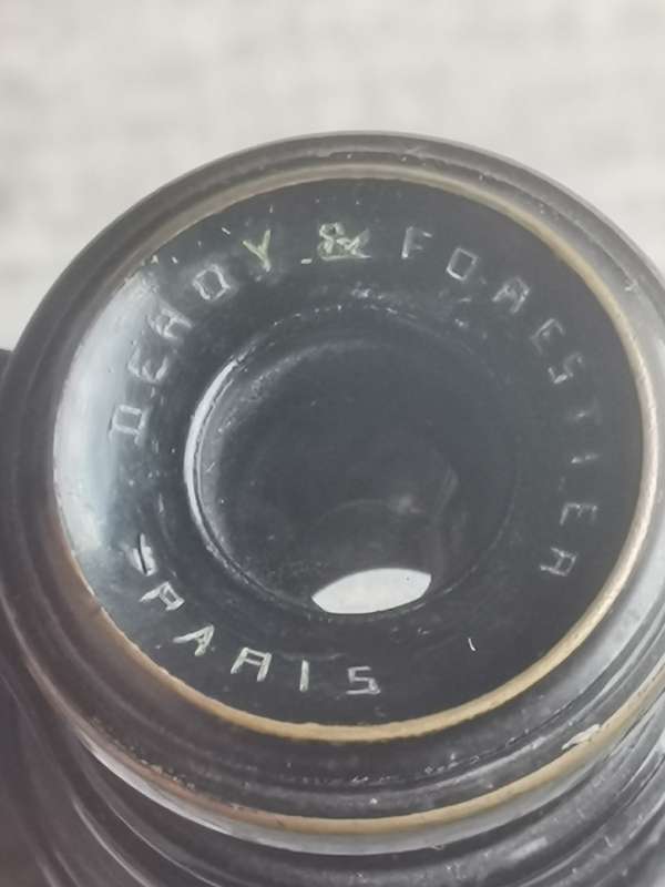 VINTAGE DEROY & FORESTIER PARIS WWI BINOCULARS IN GOOD WORKING CONDITION