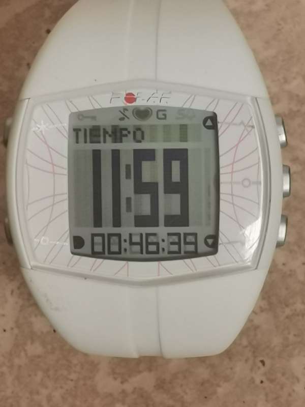 MENS POLAR F40 FITNESS AND HEART RATE MONITOR WATCH IN EXCELLENT WORKING CONDITION