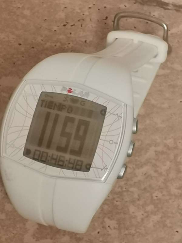 MENS POLAR F40 FITNESS AND HEART RATE MONITOR WATCH IN EXCELLENT WORKING CONDITION