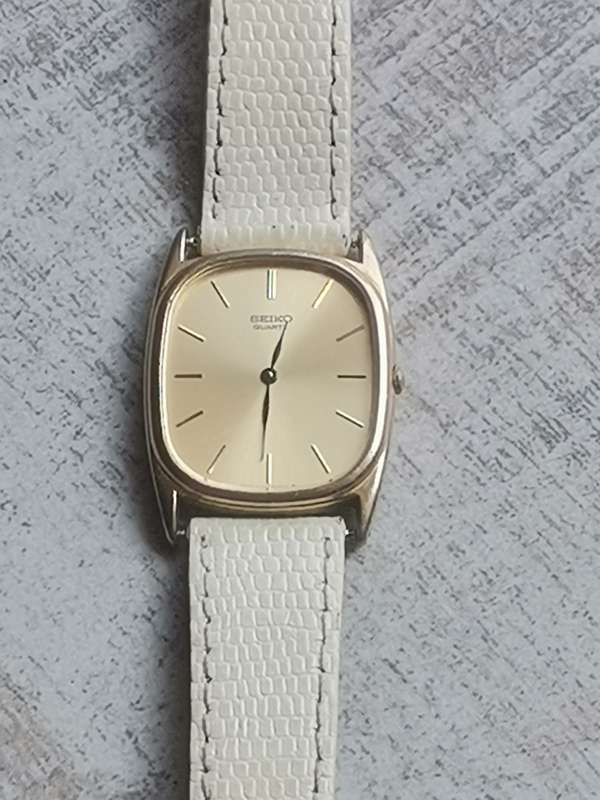 STUNNING AND ELEGANT LADIES SEIKO WATCH IN EXCELLENT WORKING CONDITION
